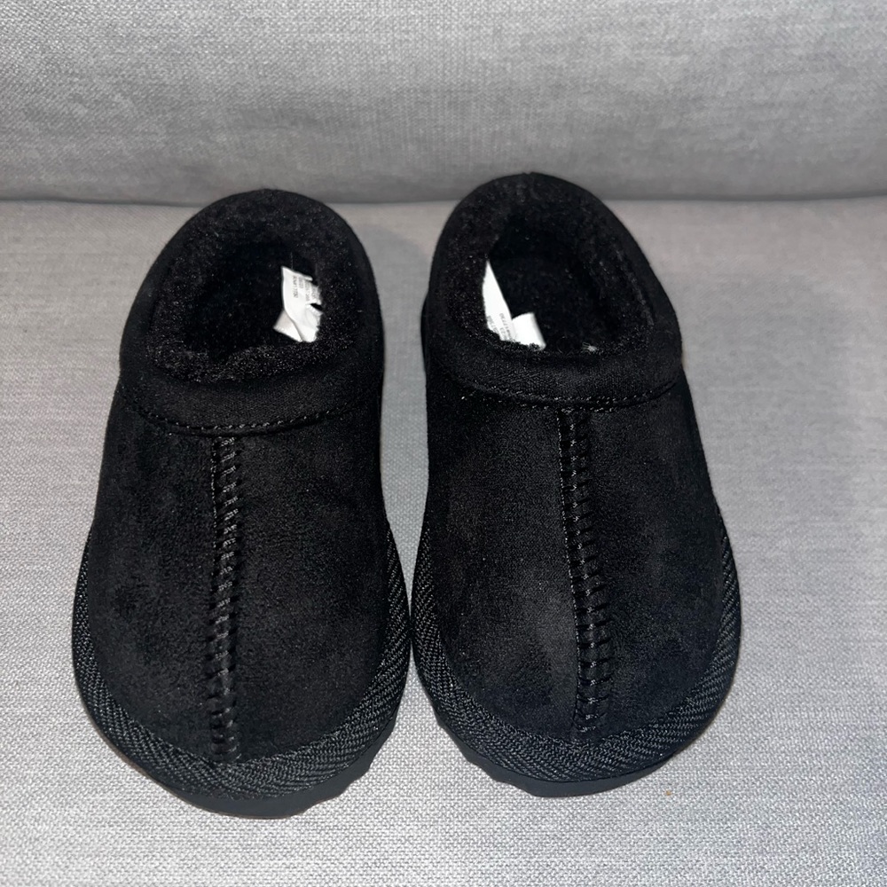 Baby Target Slipper size 5C - $22 shipped

Smoke free+pet free home